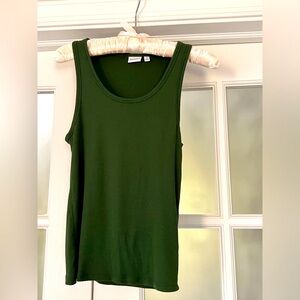 Aritzia Sunday Best Tank in Hunter Green, Size Small